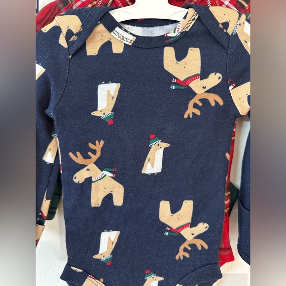 Carters Baby Navy Reindeer 4 Pack Onesies NWT Various Sizes - Picture 6 of 6